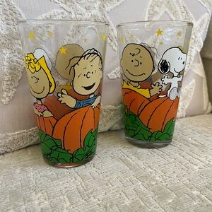 PEANUTS Pair Drinking Glasses with fall autumn Halloween design